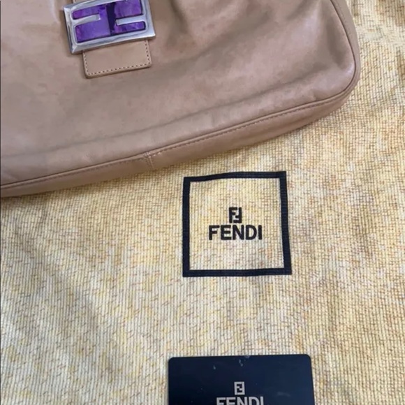 π₯ Vintage Fendi leather purse π₯ - Picture 4 of 16